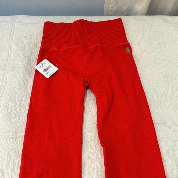 Free People Good Karma high rise 7/8 length legging. Size XS/S. NWT Red color - Picture 4 of 7